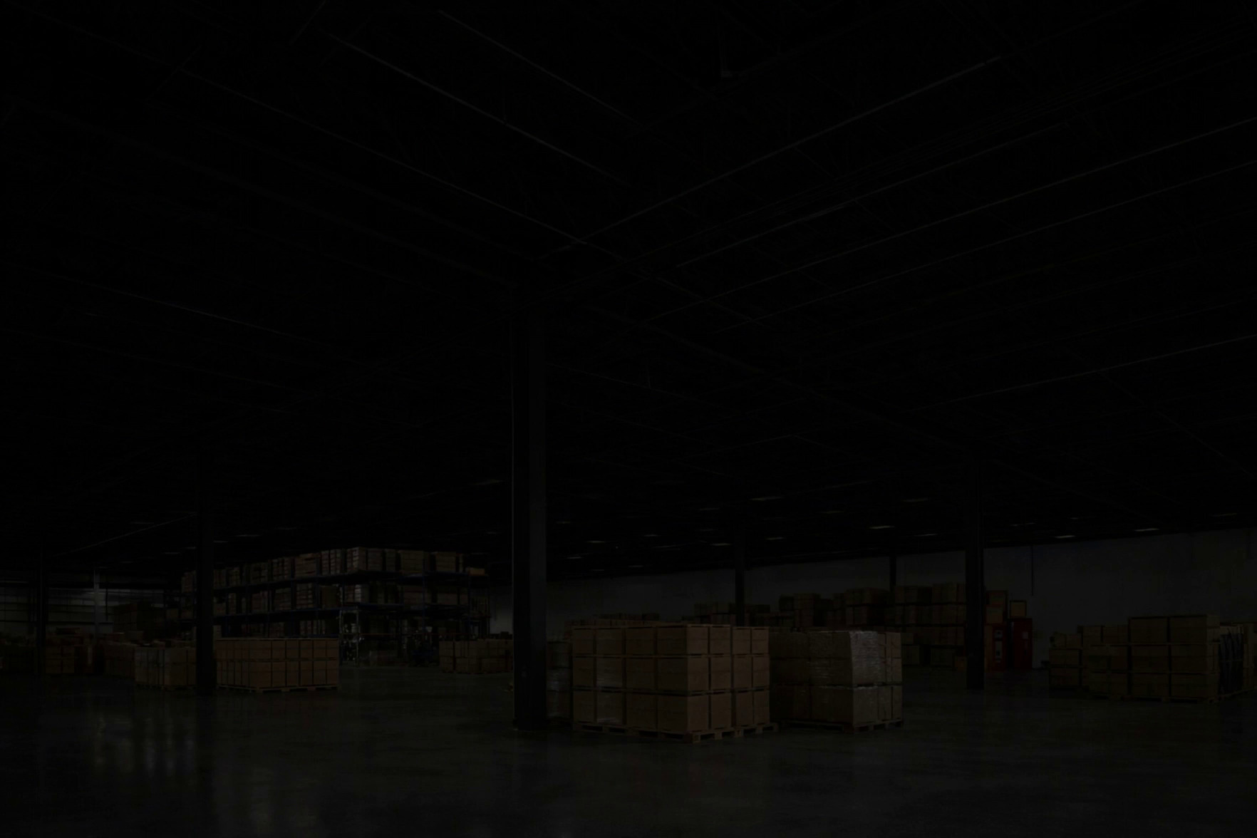 Depozite si hale iluminate gradual